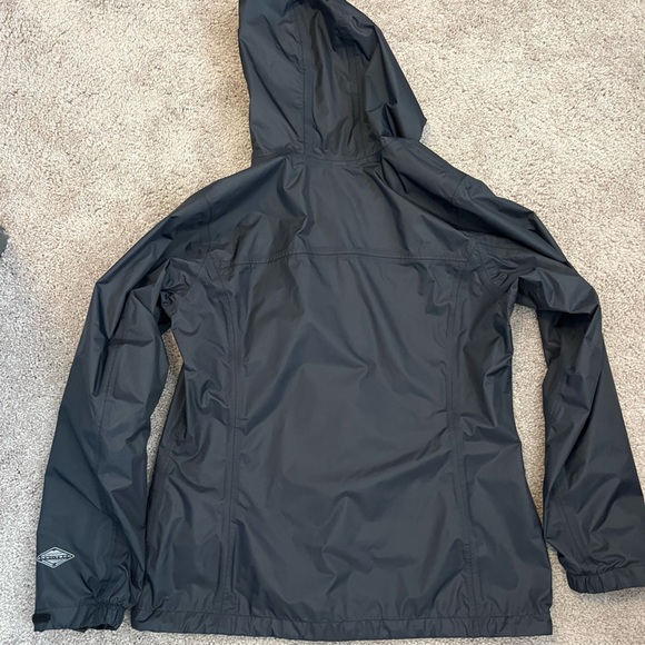 Columbia Women’s Rain Jacket - Picture 3 of 6